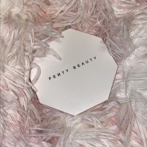 ❤️ SOLD ❤️ Fenty Beauty Killawatt Foil highlight